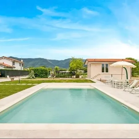 Apartment Giulia - B Pietrasanta
